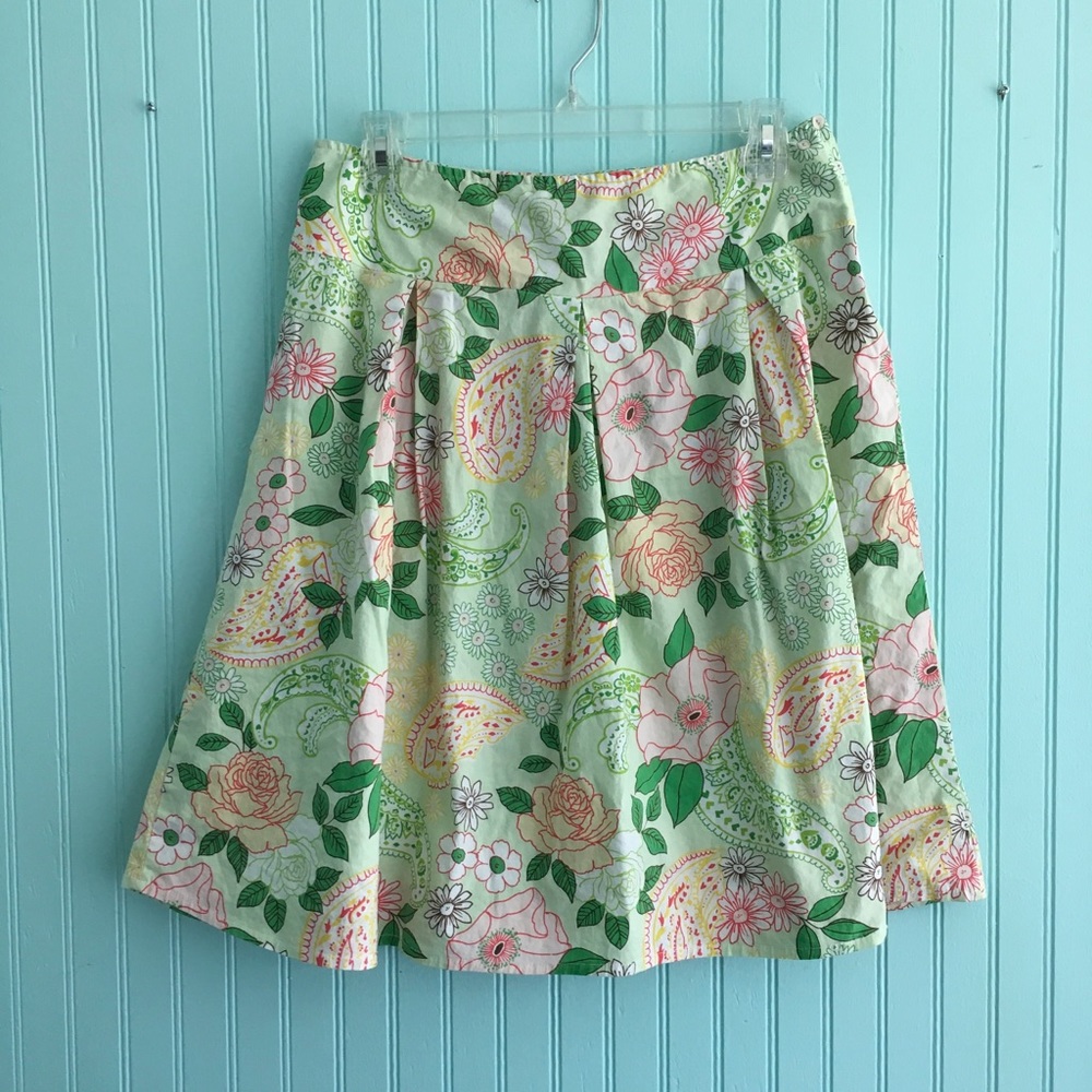 Adorable pleated skirt by Diva licious M